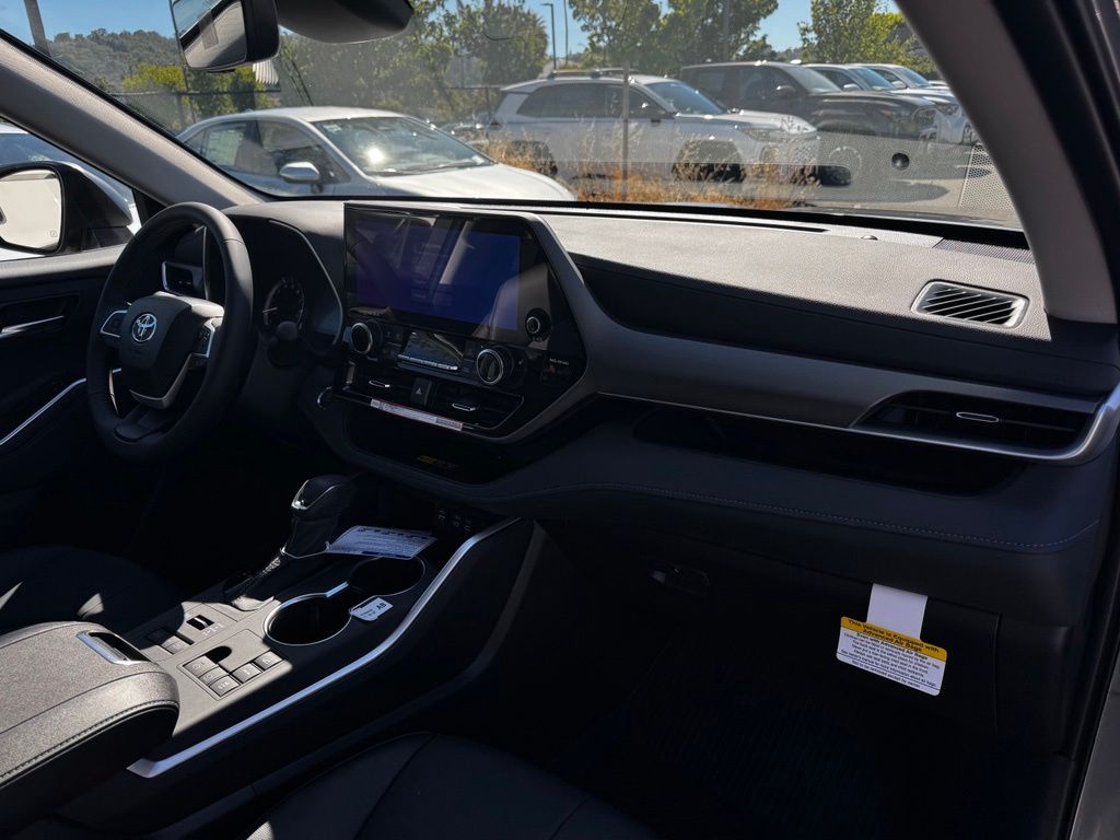 New 2026 Toyota Highlander SUV