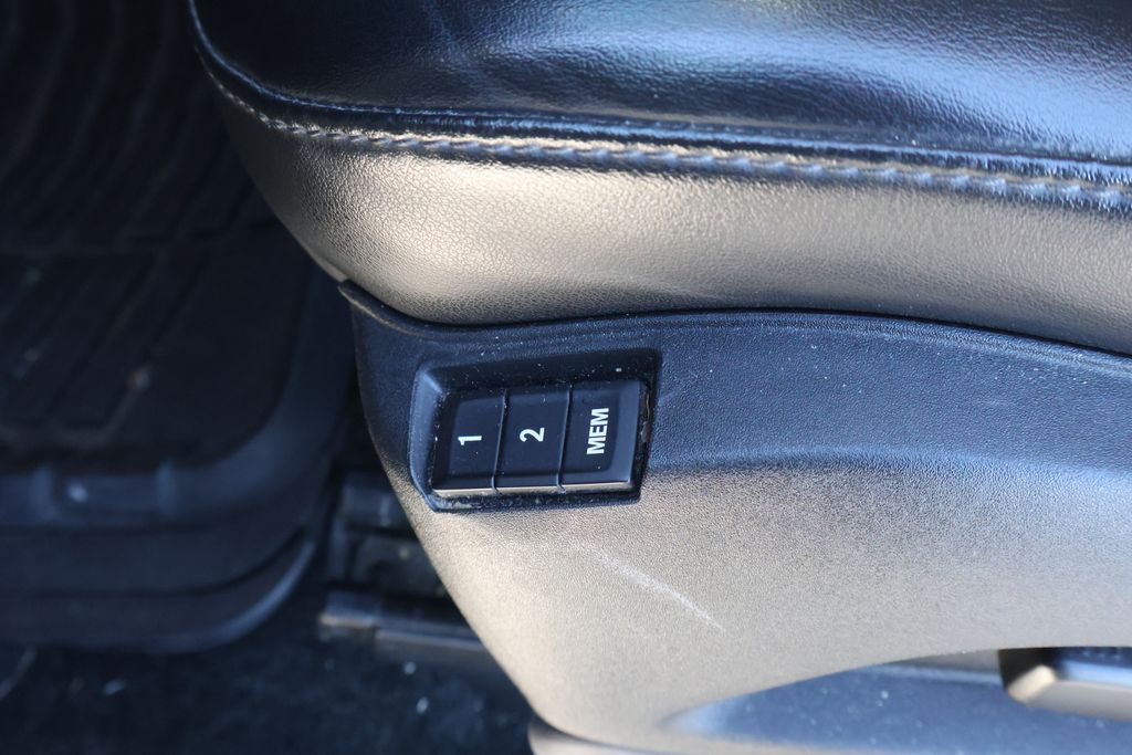 Thumbnail: 2016 Chevrolet Equinox - 16