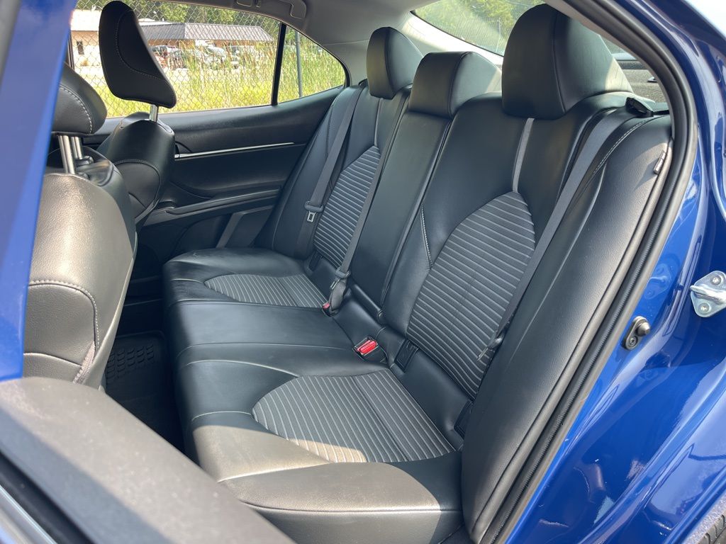 Camry SE