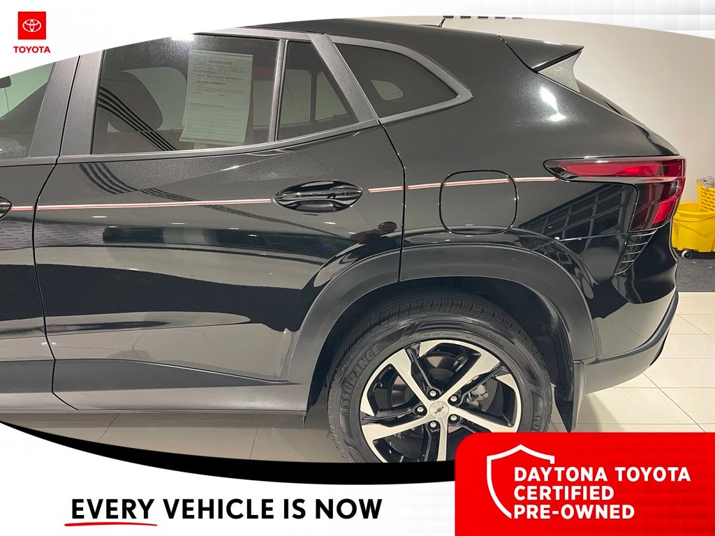 Used 2024 Chevrolet Trax SUV