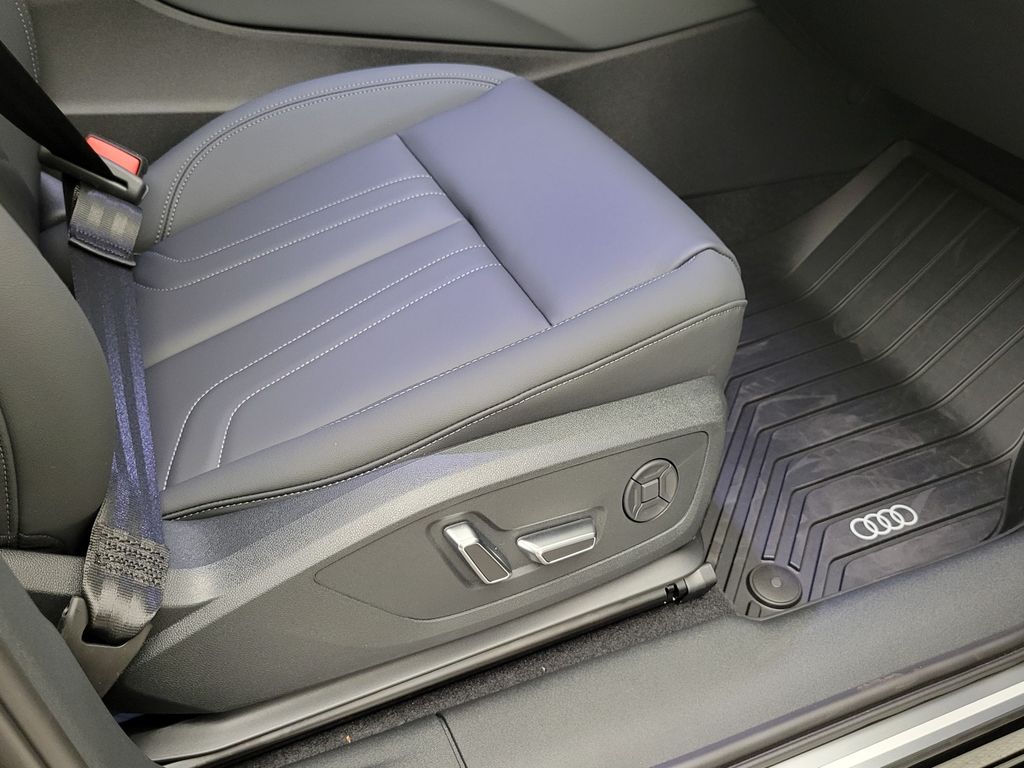 Thumbnail: 2026 Audi Q3 - 16