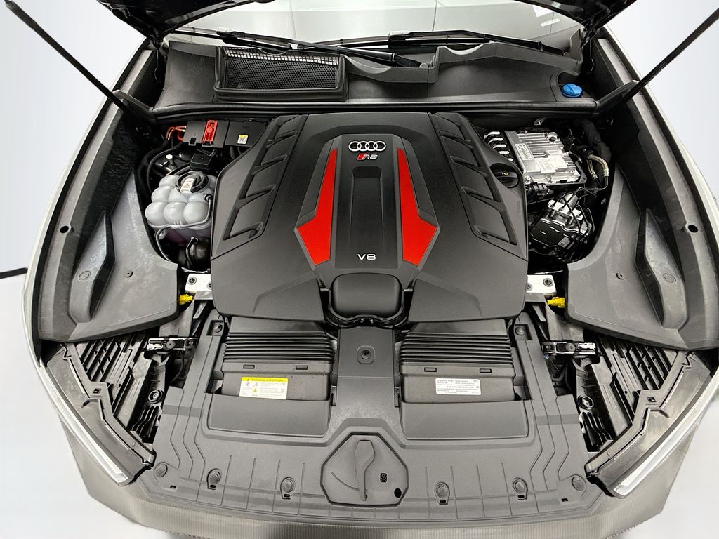 Thumbnail: 2025 Audi RS Q8 - 28