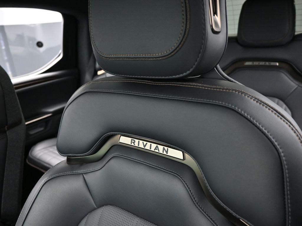 2025 Rivian R1T Ascend