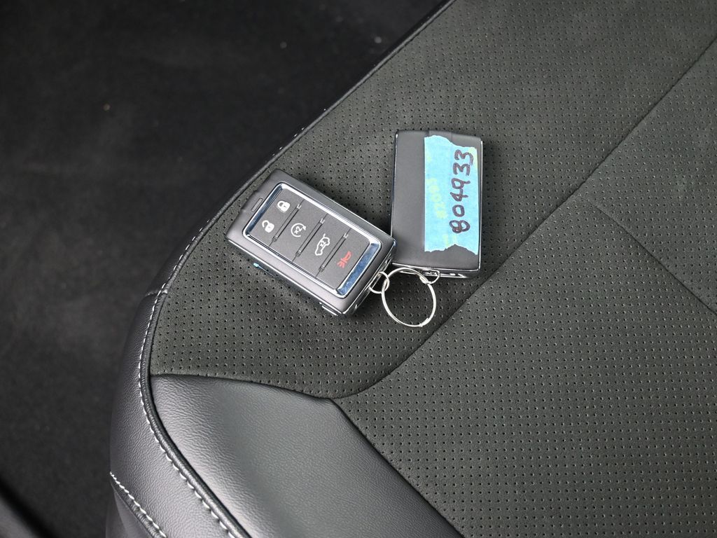 New 2025 Velvet Red Pearlcoat Jeep Altitude X image 19