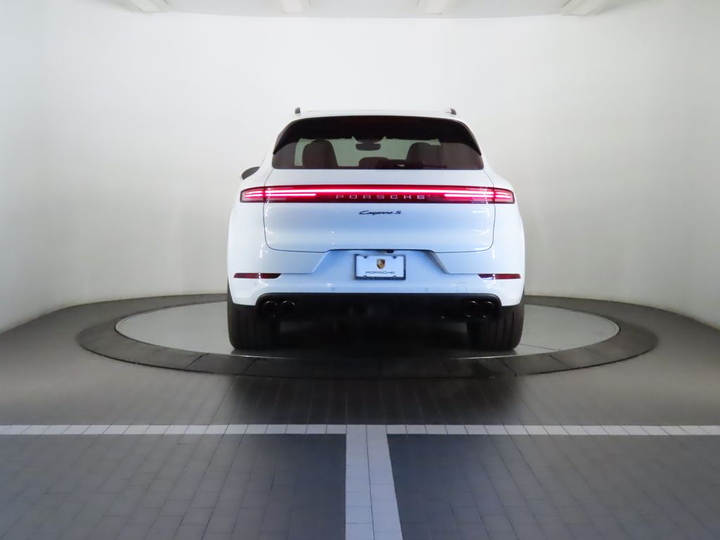 Thumbnail: 2026 Porsche Cayenne - 6