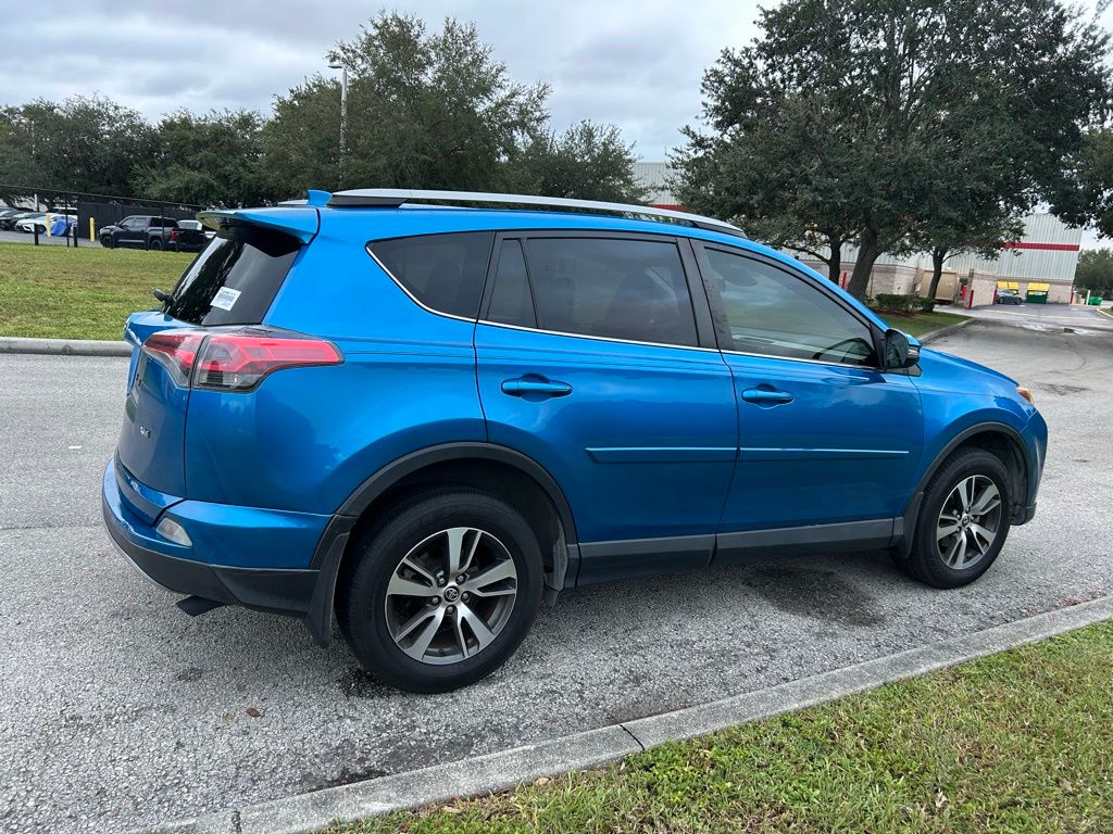 Thumbnail: 2018 Toyota RAV4 - 5
