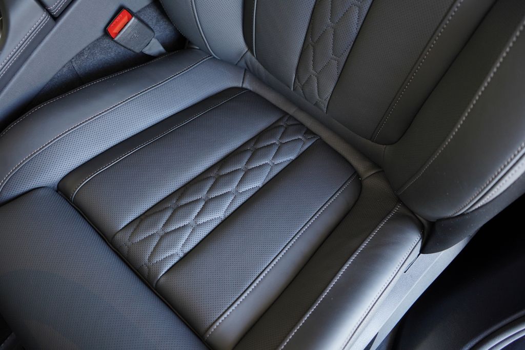 Thumbnail: 2026 BMW X7 - 12