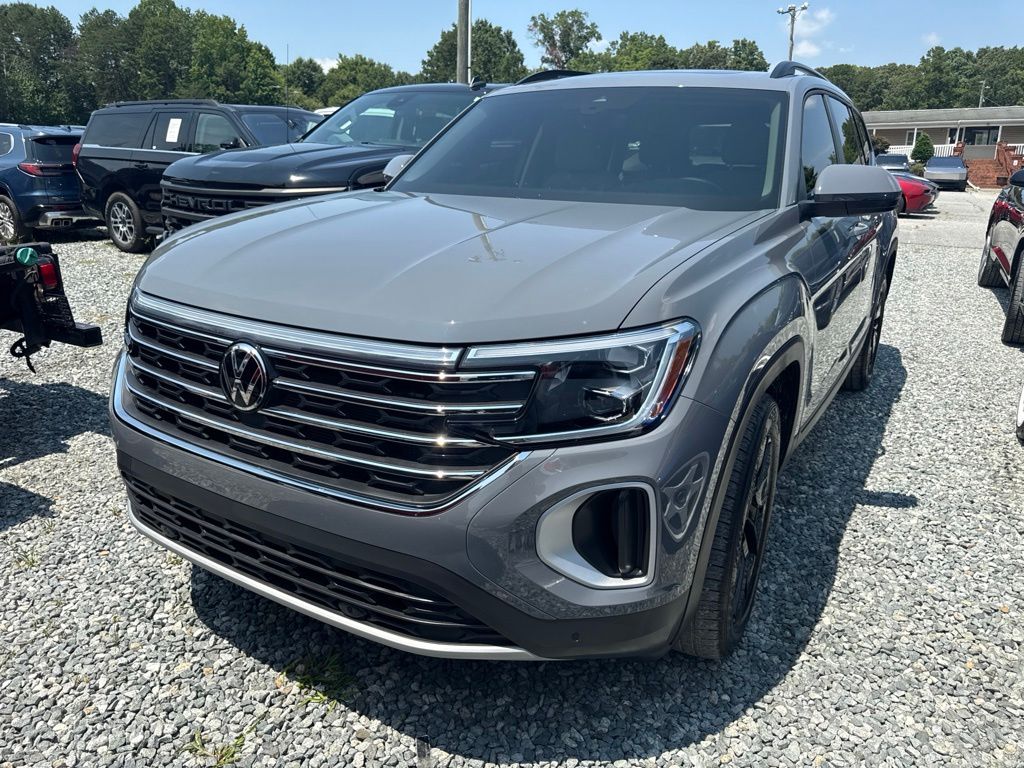Pure Gray 2026 Volkswagen Atlas SUV / Crossover All-Wheel Drive 8-Speed Automatic