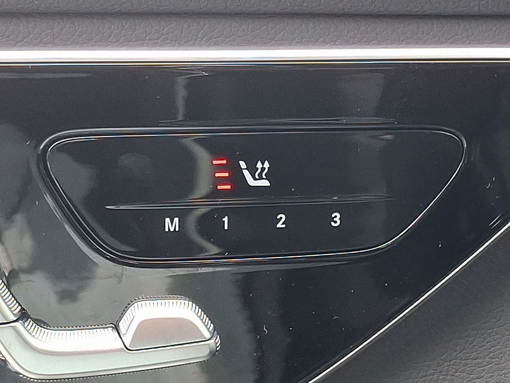 Thumbnail: 2025 Mercedes-Benz GLC - 17