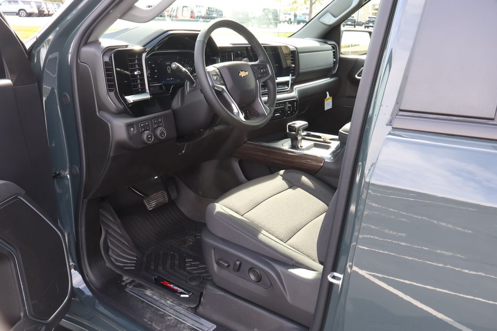 Thumbnail: 2026 Chevrolet Silverado 1500 - 15