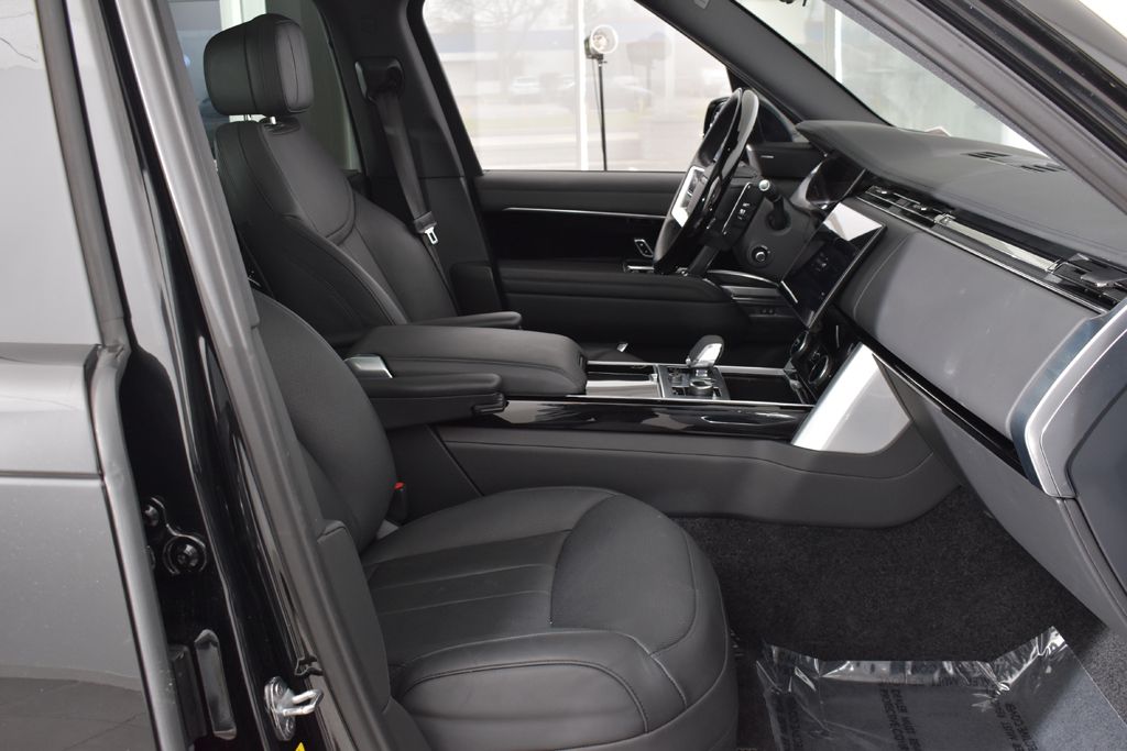 Thumbnail: 2023 Land Rover Range Rover - 26