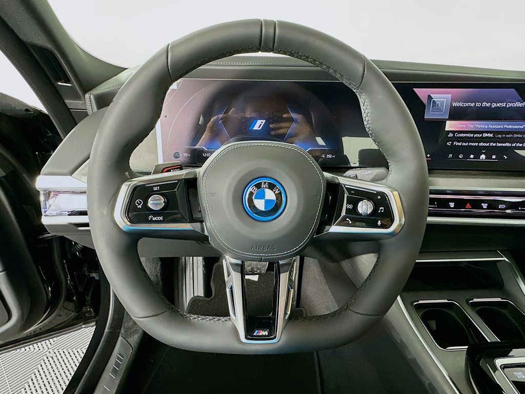 Thumbnail: 2026 BMW i7 - 10