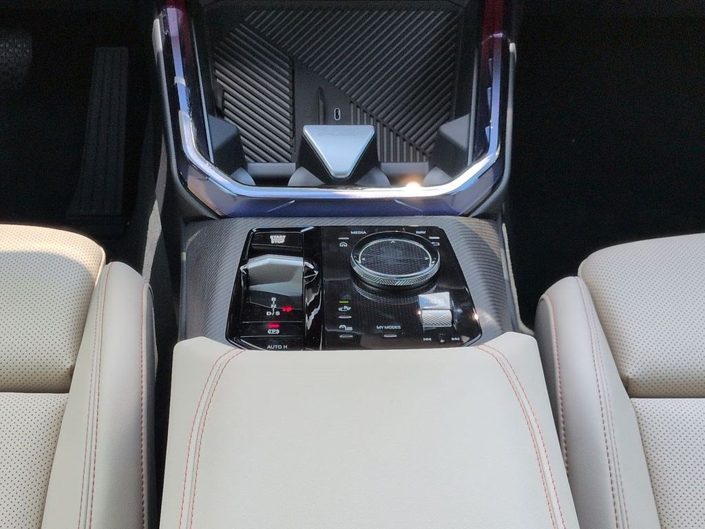 New 2026 White BMW 30 xDrive image 19