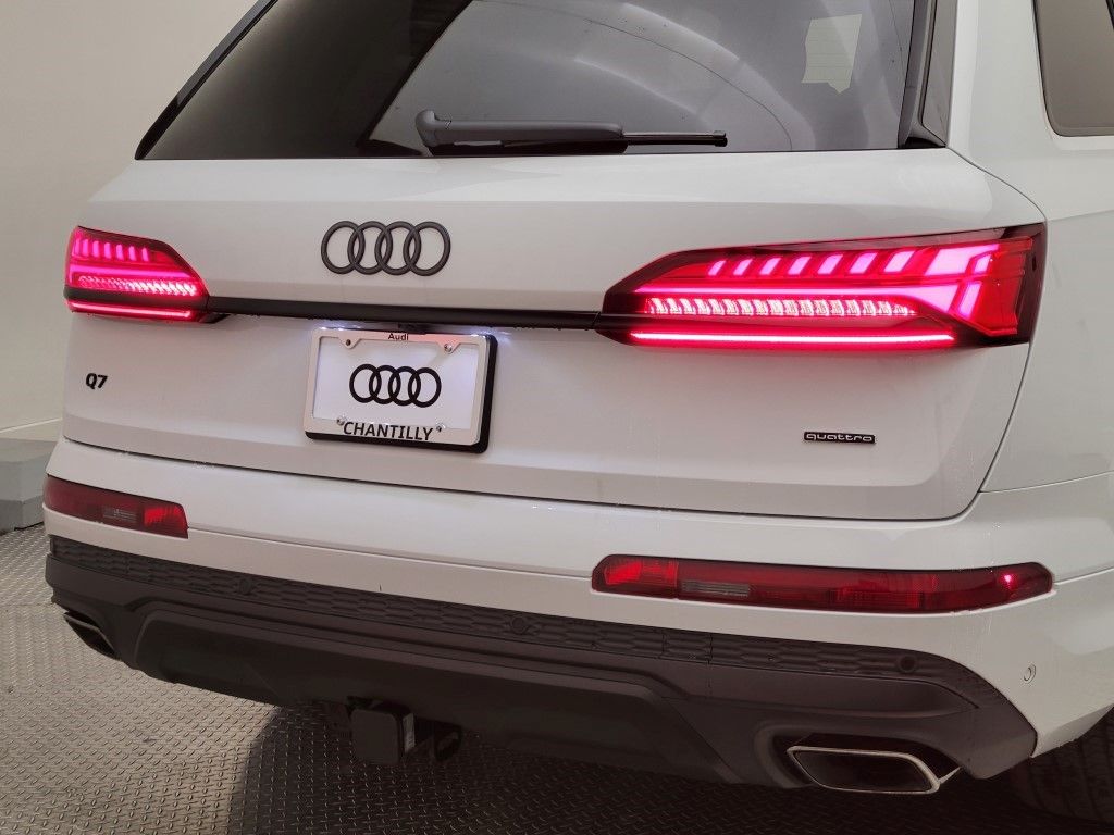 Thumbnail: 2026 Audi Q7 - 7