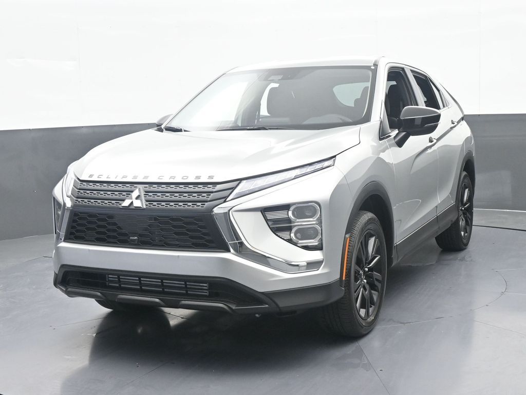 New 2026 Silver Mitsubishi LE image 5