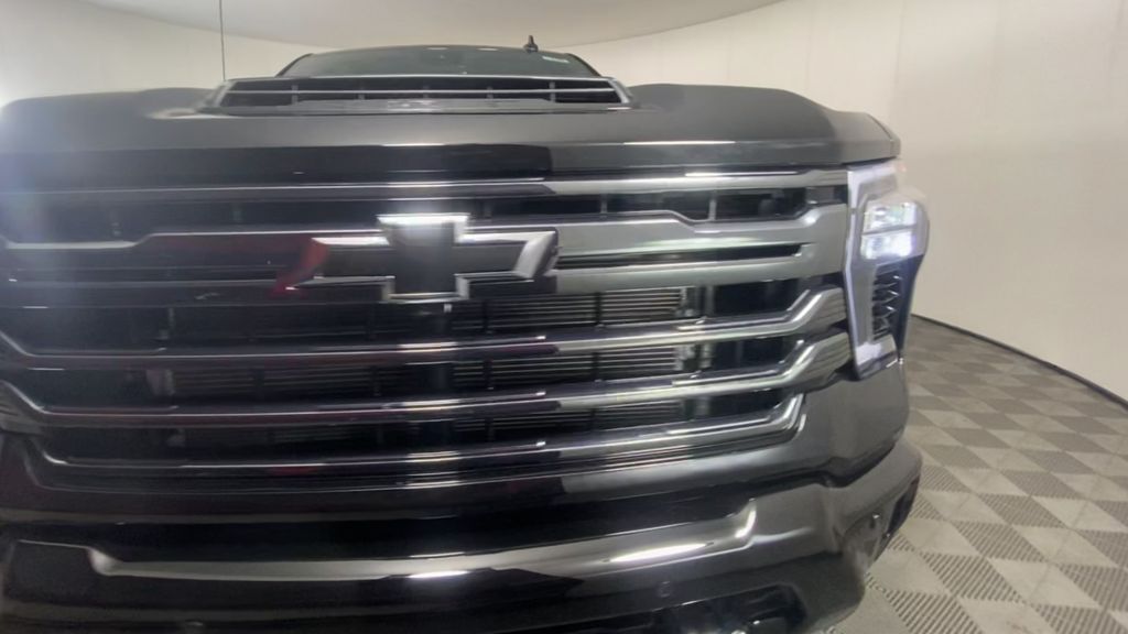 2024 Chevrolet Silverado 2500HD High Country 3