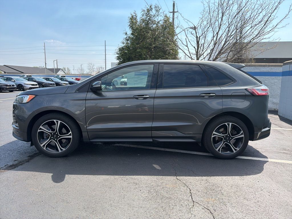 Thumbnail: 2019 Ford Edge - 2