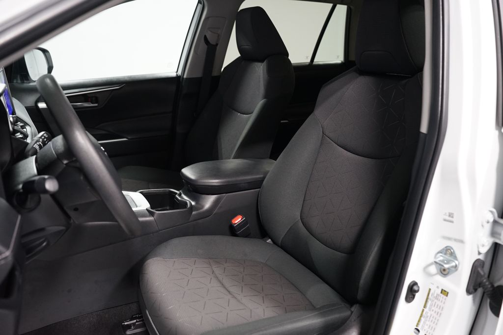 Thumbnail: 2024 Toyota RAV4 - 27