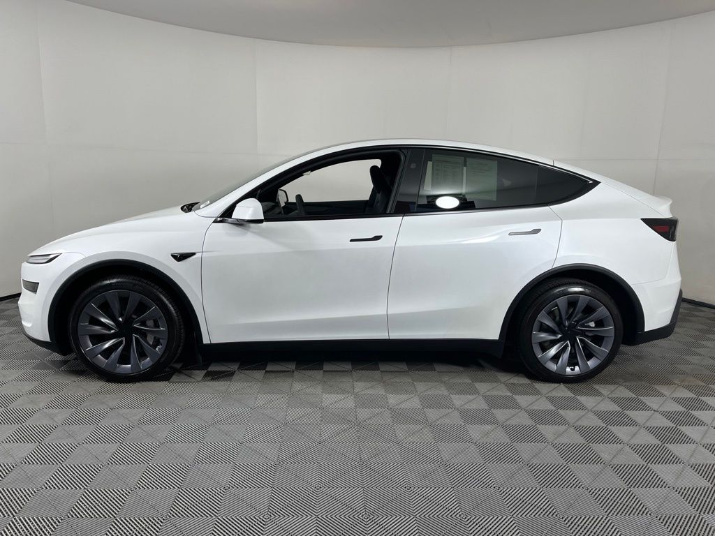 Thumbnail: 2026 Tesla Model Y - 2