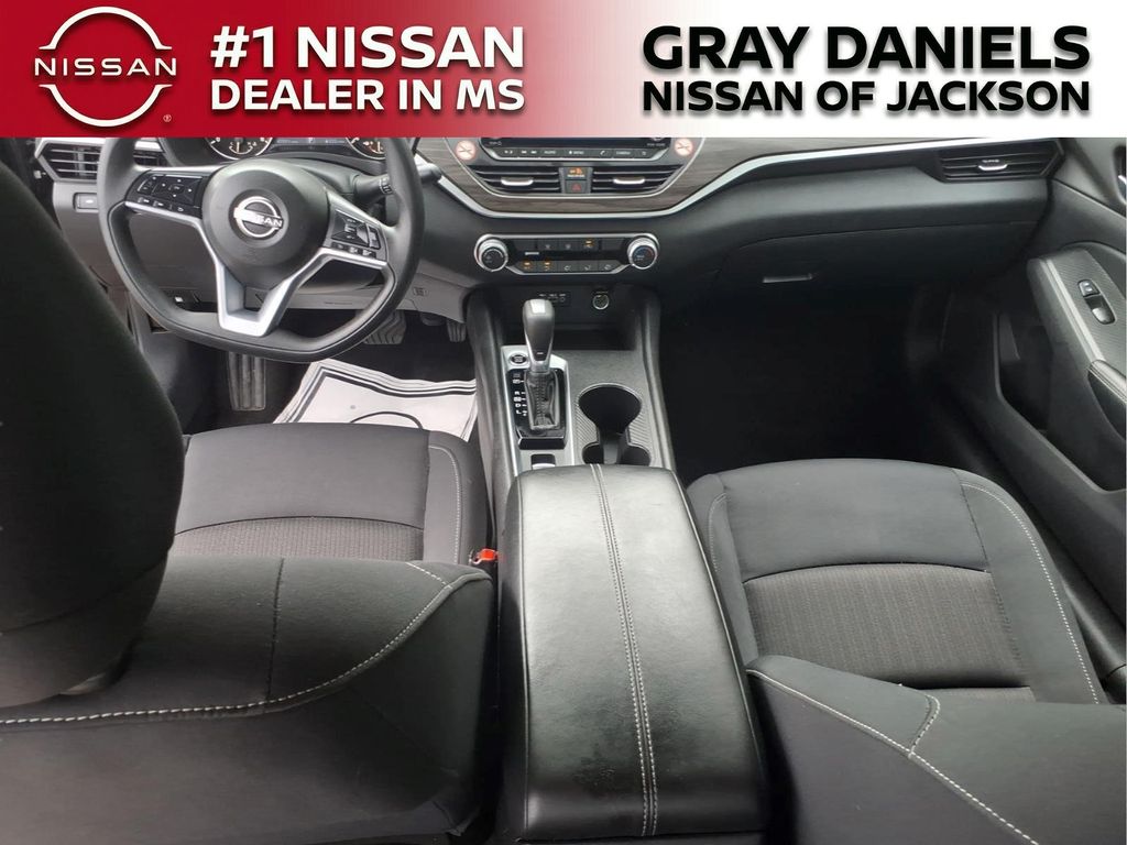 Used 2025 Nissan Altima Sedan