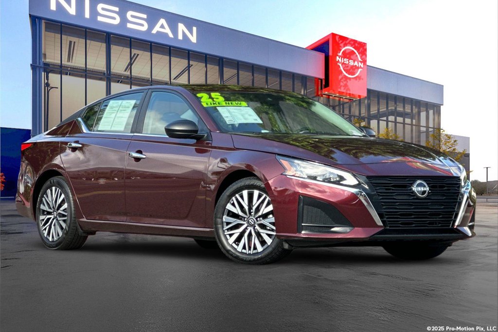 Garnet Pearl Metallic 2025 Nissan Altima Sedan Front-Wheel Drive Continuously Variable Transmission
