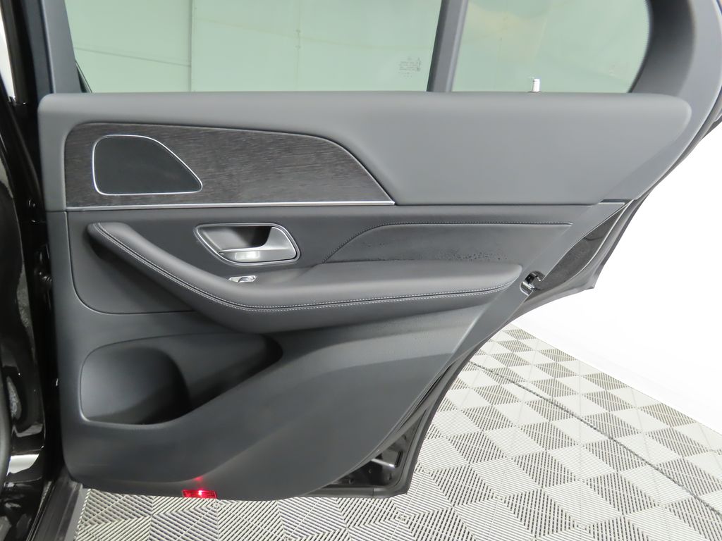 Thumbnail: 2026 Mercedes-Benz GLE - 29