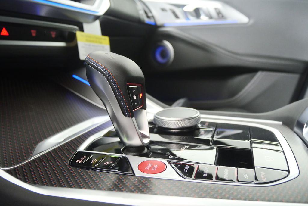 Thumbnail: 2026 BMW XM - 27