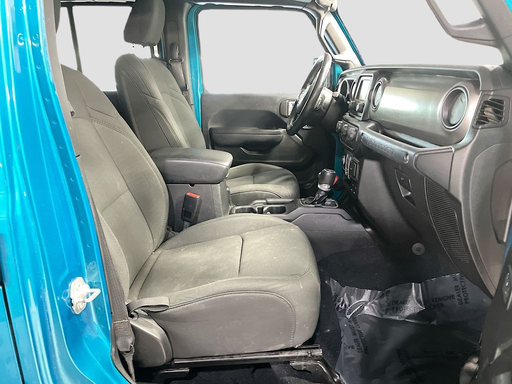 Used 2020 Bikini Pearlcoat Jeep Unlimited Sport S image 26