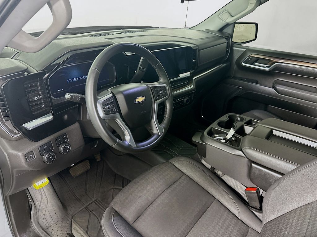 Used 2024 Gray Chevrolet LT image 30