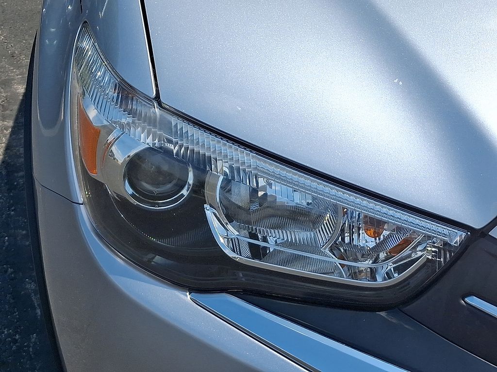 Thumbnail: 2018 Mitsubishi Outlander Sport - 9