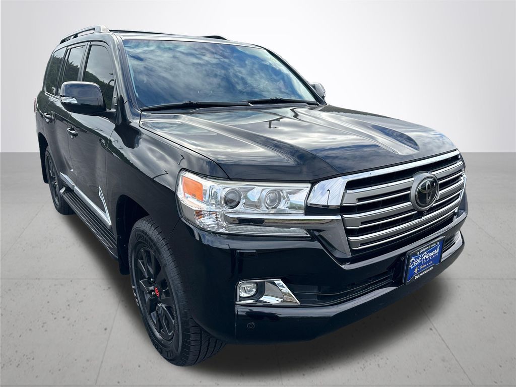 2016 Toyota Land Cruiser Base