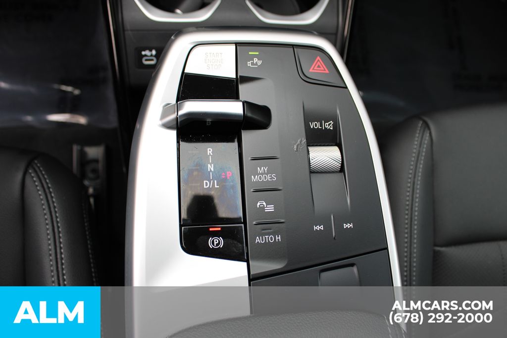 Used 2023 White BMW xDrive28i image 31