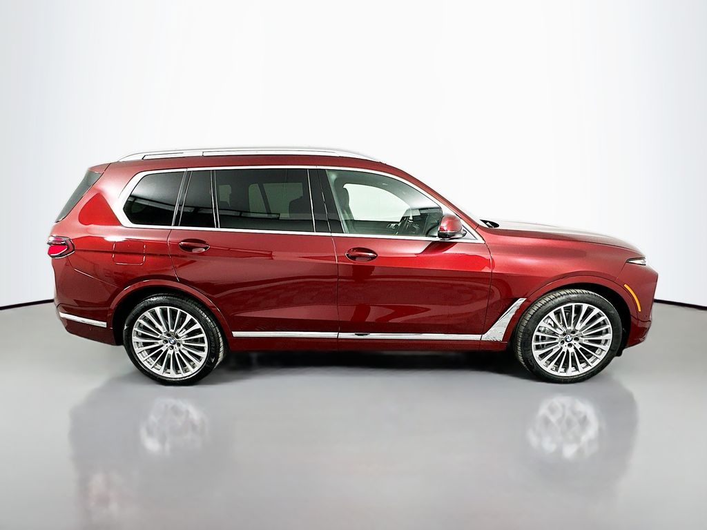 Thumbnail: 2025 BMW X7 - 4