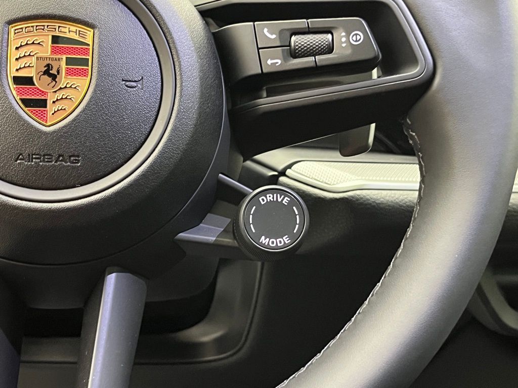 Thumbnail: 2026 Porsche Cayenne - 15