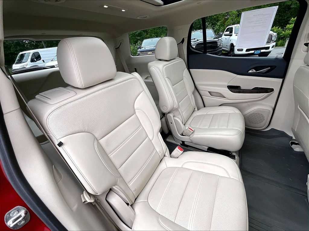 2023 GMC Acadia — photo 15