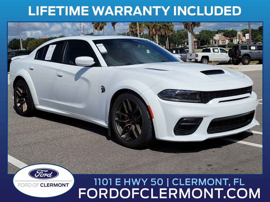 White Knuckle Clearcoat 2022 Dodge Charger Sedan Rear-Wheel Drive 8-Speed Automatic