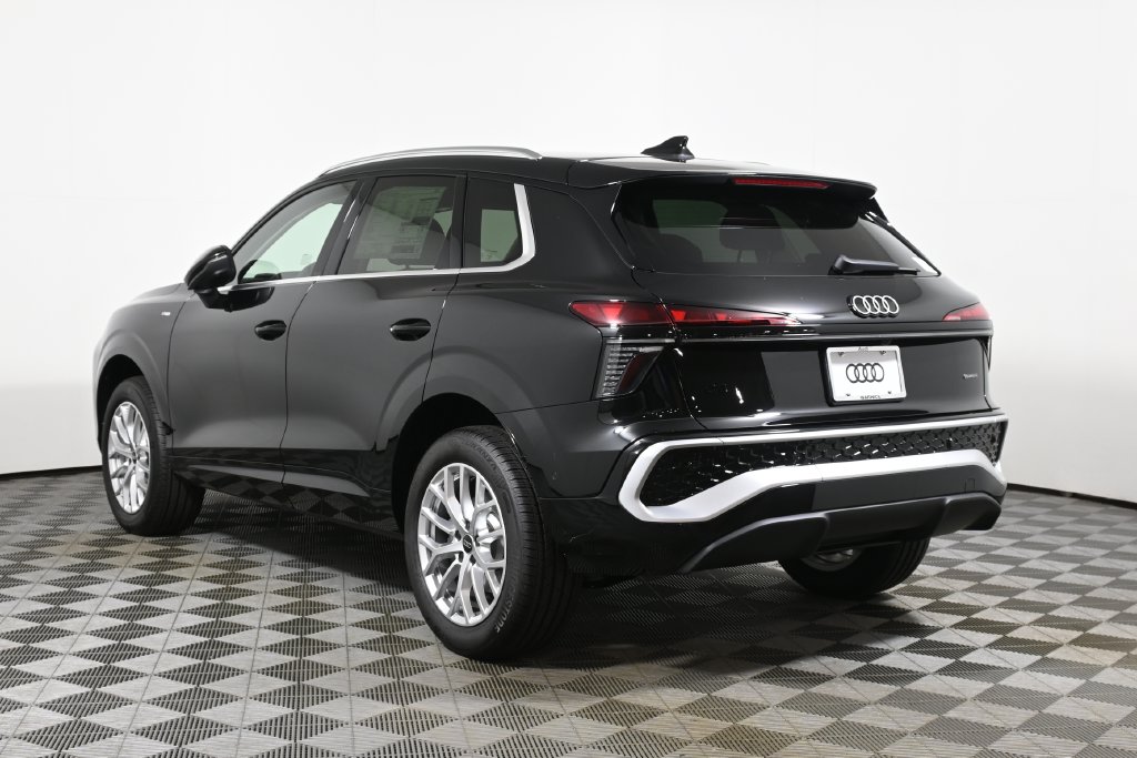 Thumbnail: 2026 Audi Q3 - 5