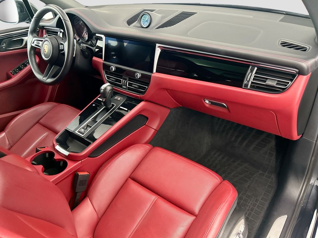 Thumbnail: 2023 Porsche Macan - 19