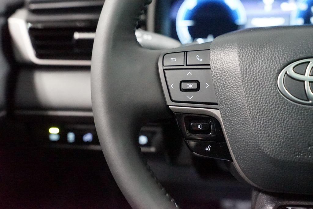 Thumbnail: 2025 Toyota Camry - 14