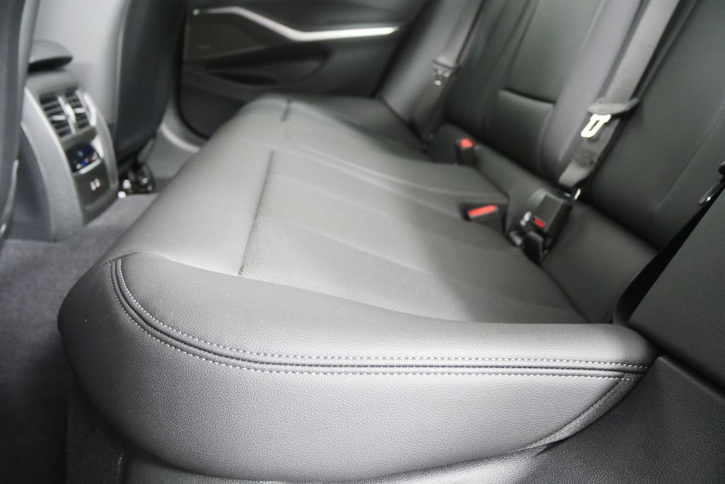 Thumbnail: 2026 BMW 3 Series - 15