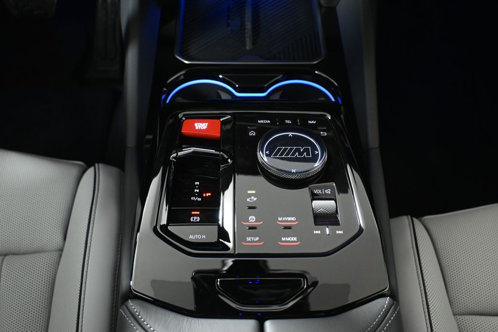 Thumbnail: 2026 BMW M5 - 24