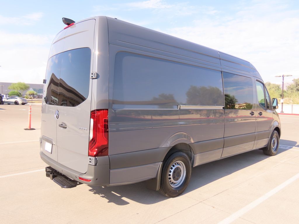 Thumbnail: 2025 Mercedes-Benz Sprinter - 5