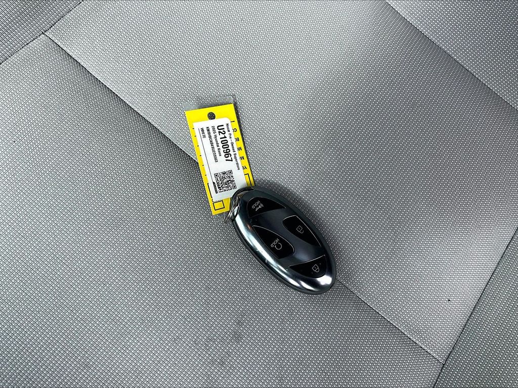 2025 Hyundai Kona — photo 27