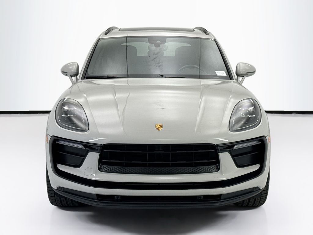 Thumbnail: 2022 Porsche Macan - 2