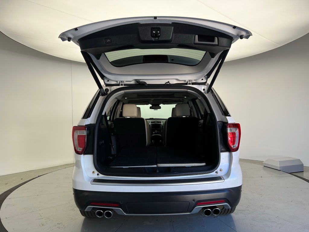 Thumbnail: 2019 Ford Explorer - 5