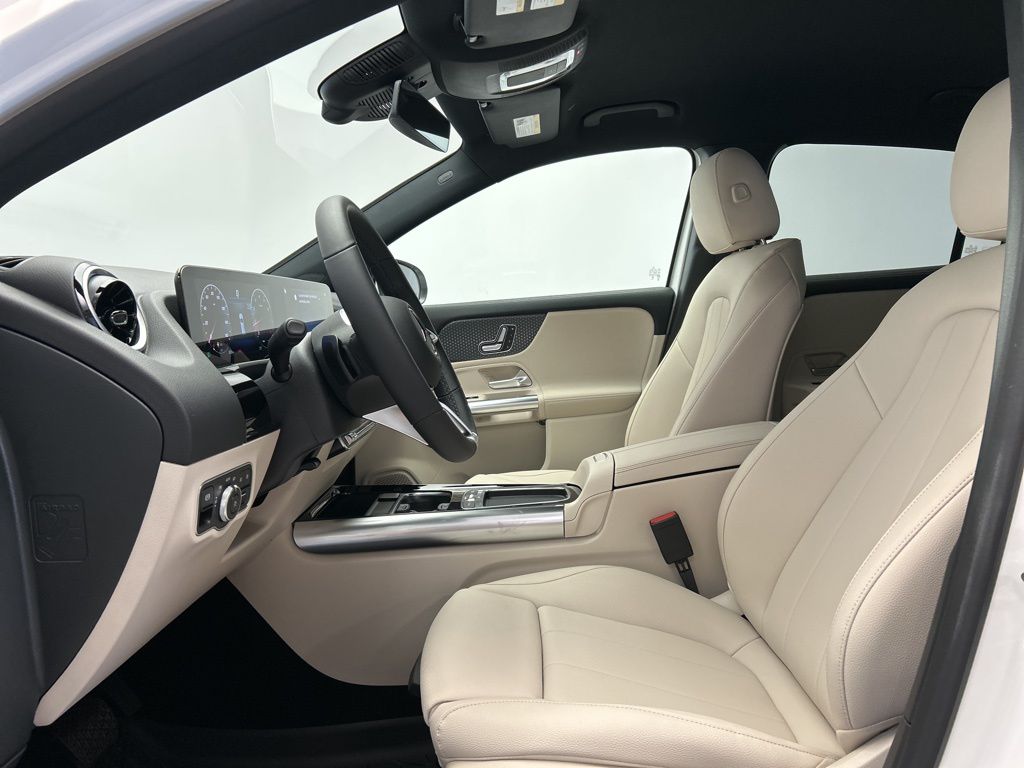 Thumbnail: 2025 Mercedes-Benz GLA - 12