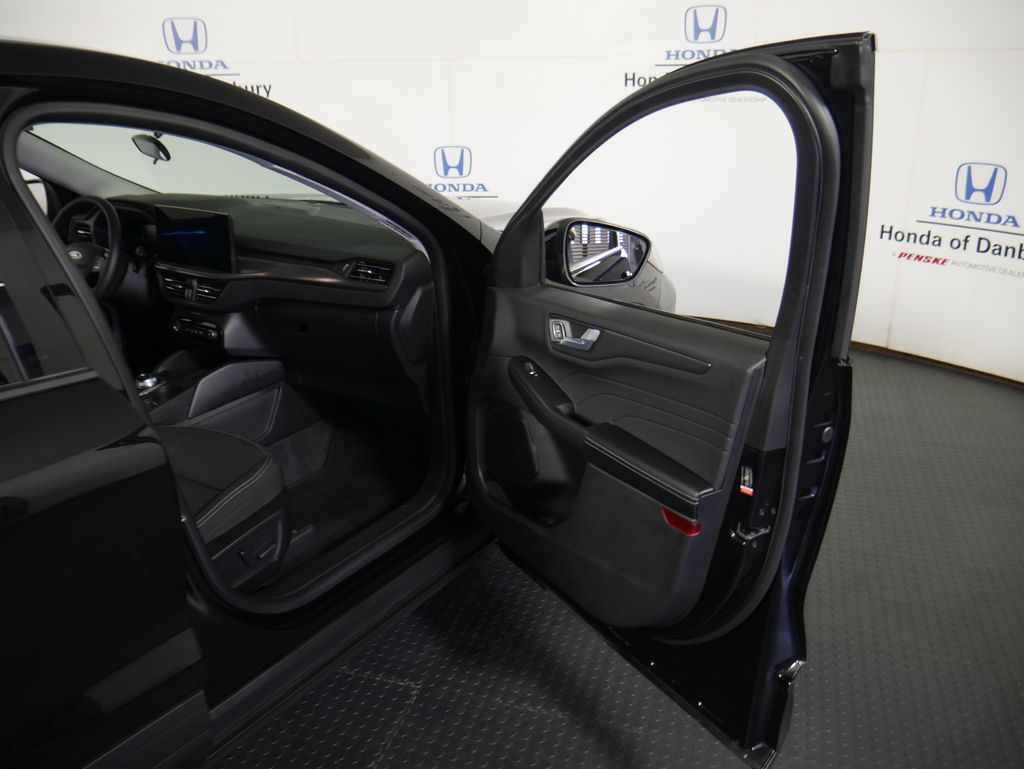 Thumbnail: 2023 Ford Escape - 7