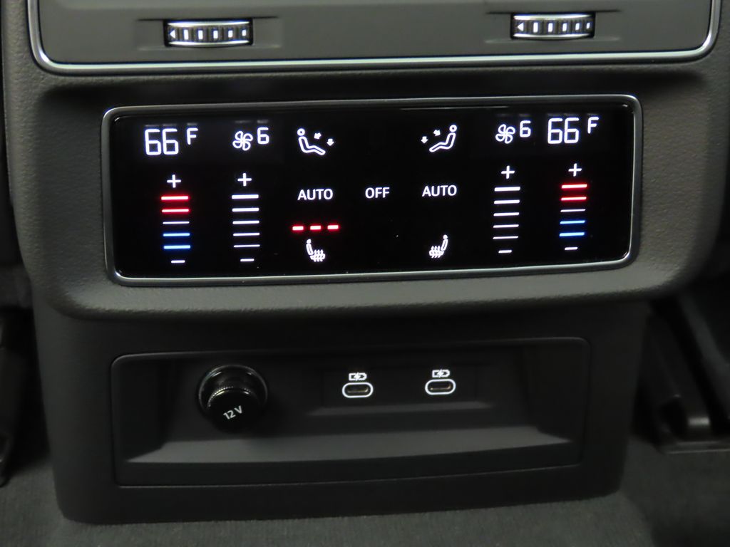 Thumbnail: 2025 Audi Q7 - 25