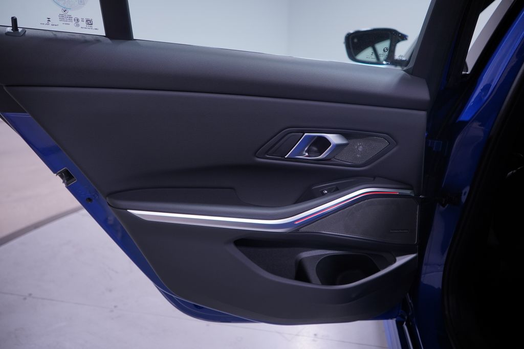 Thumbnail: 2025 BMW 3 Series - 14