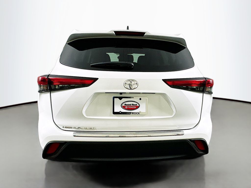 2023 Toyota Highlander L 6